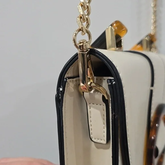 TOPSHOP Capri Buckle Crossbody Bag in Beige, Tortoise Shell Details, Gold Chain - Picture 5 of 16